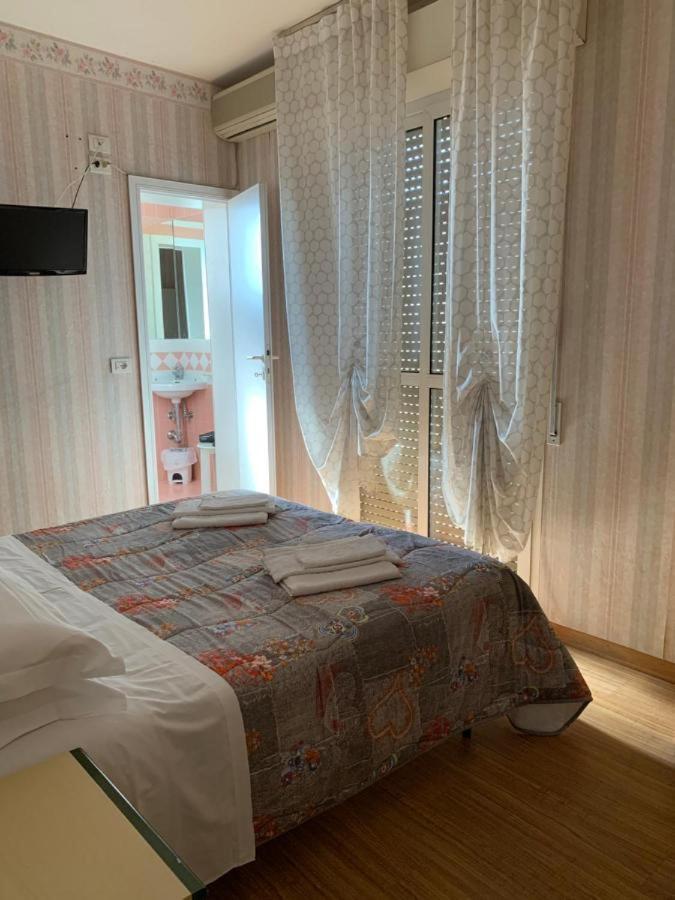 Hotel Villa Edda Riccione Luaran gambar