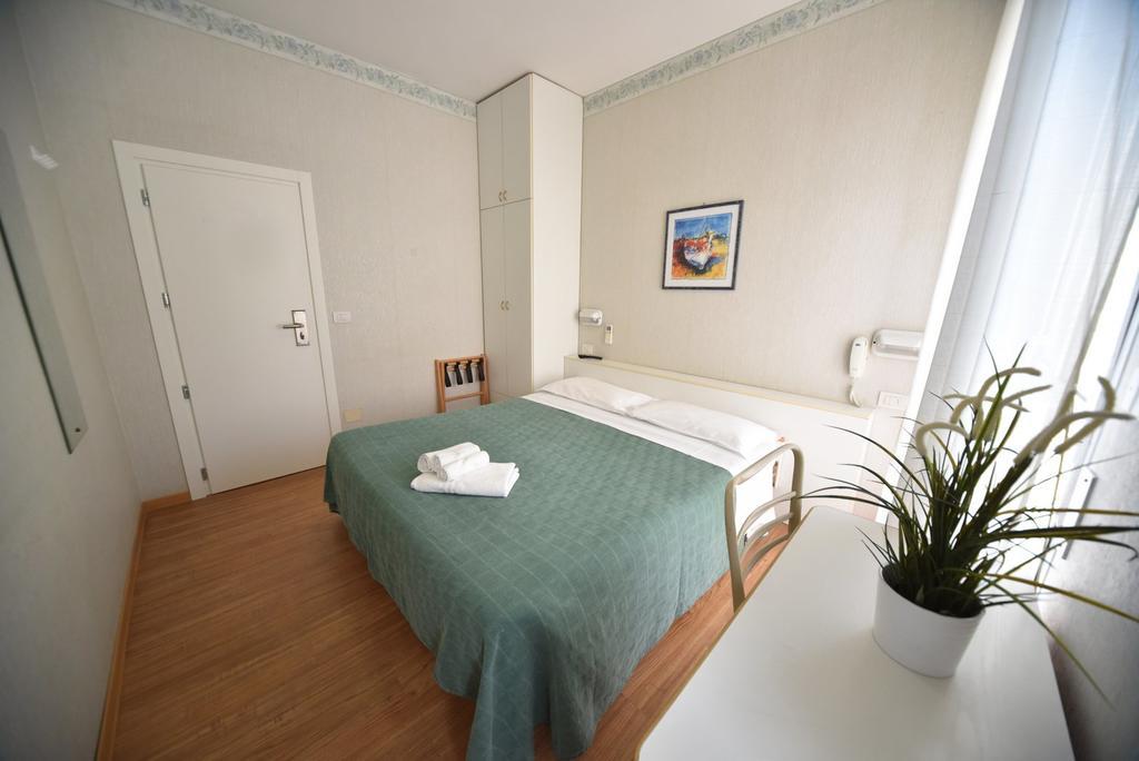 Hotel Villa Edda Riccione Luaran gambar