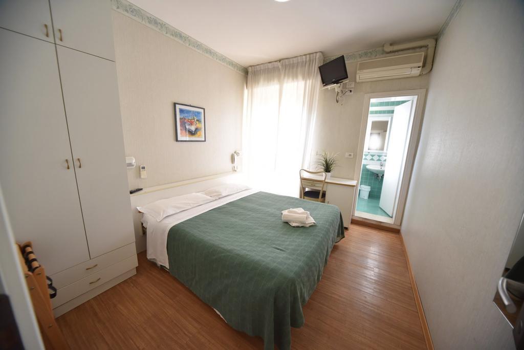 Hotel Villa Edda Riccione Luaran gambar
