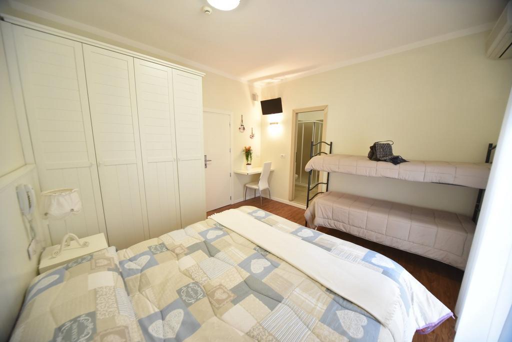 Hotel Villa Edda Riccione Luaran gambar