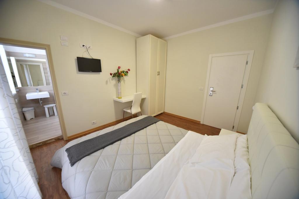 Hotel Villa Edda Riccione Luaran gambar