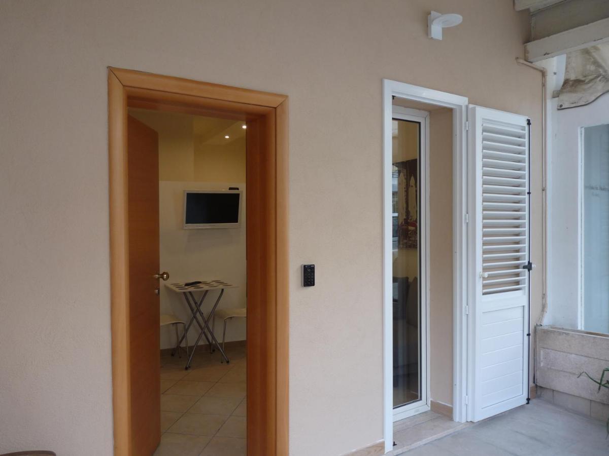 Hotel Villa Edda Riccione Luaran gambar