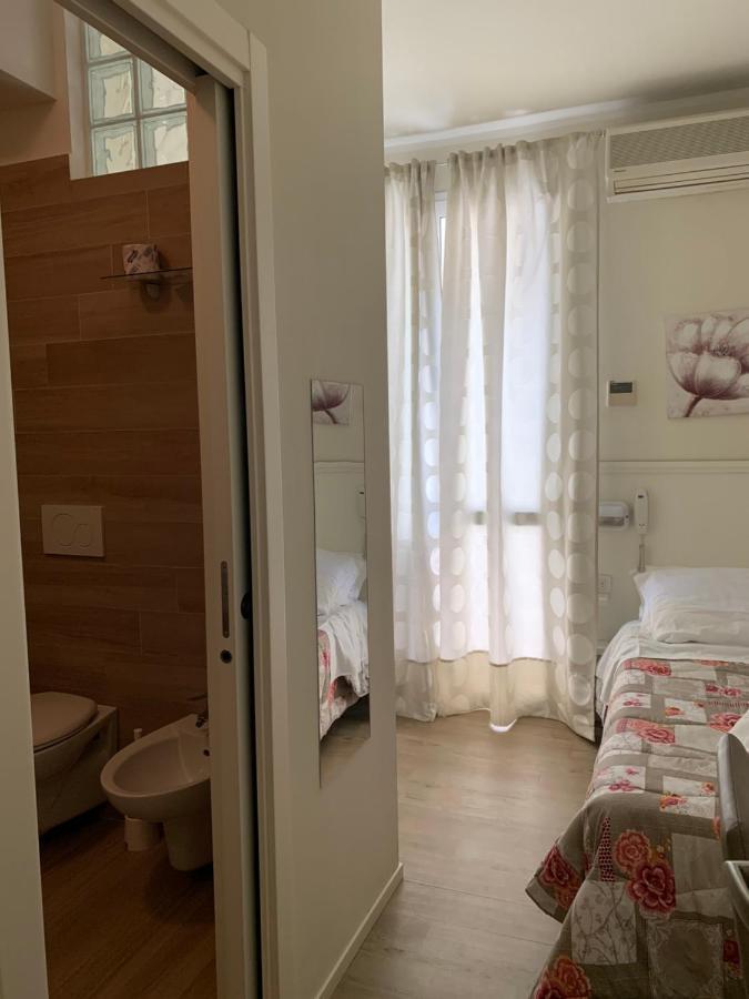 Hotel Villa Edda Riccione Luaran gambar