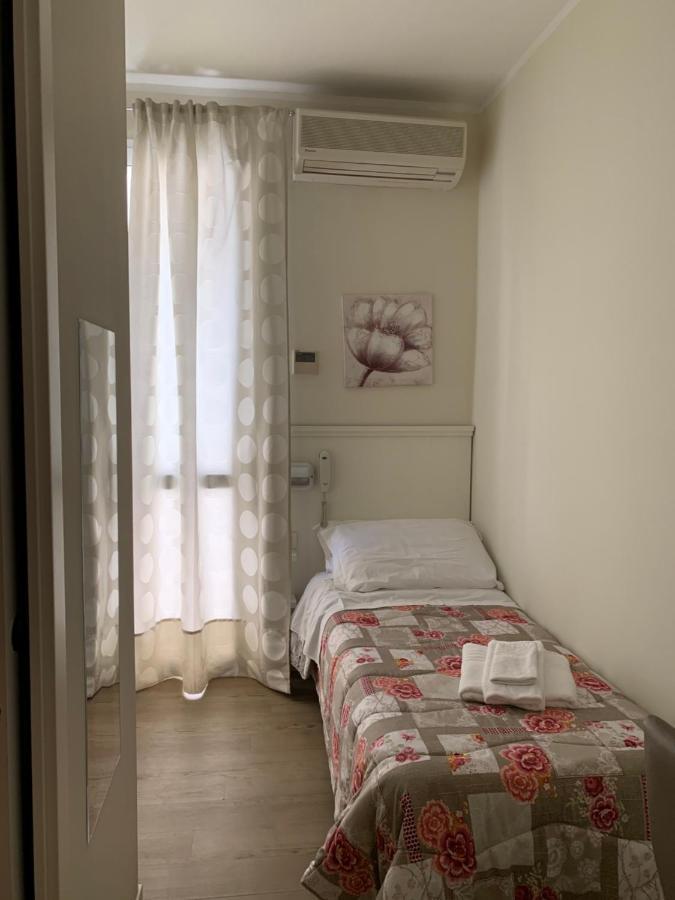Hotel Villa Edda Riccione Luaran gambar